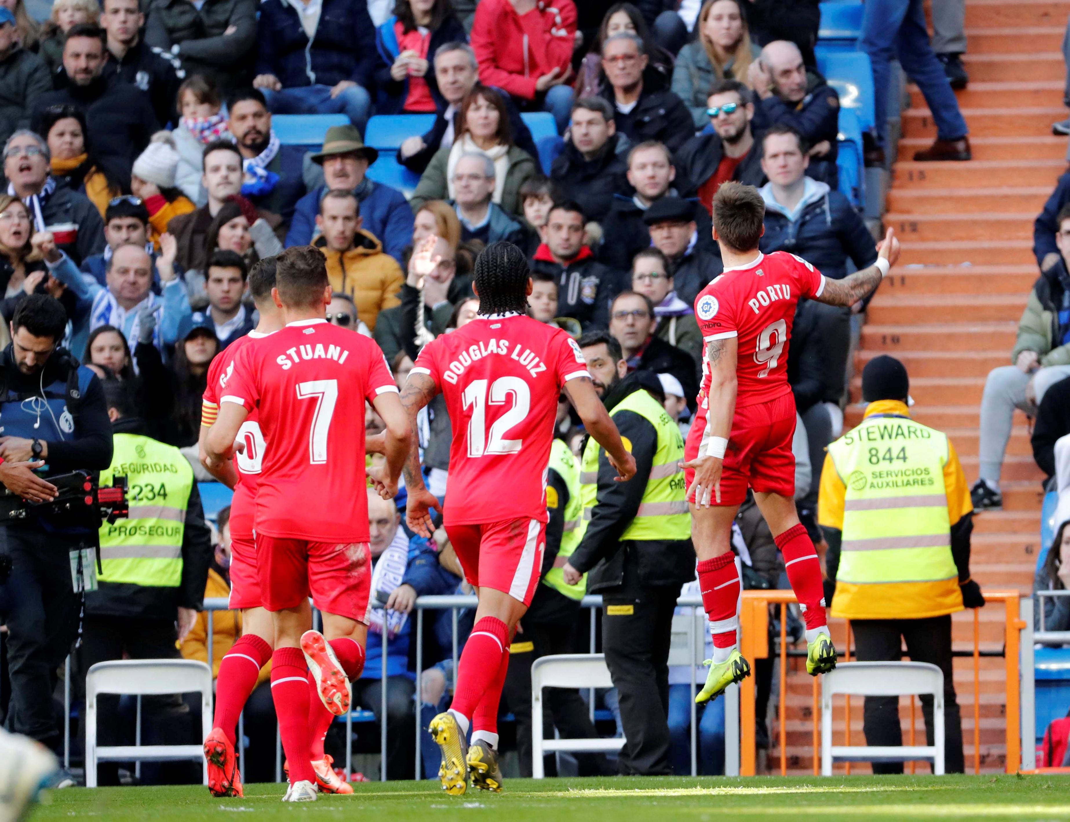 效力于多个 效力于多个